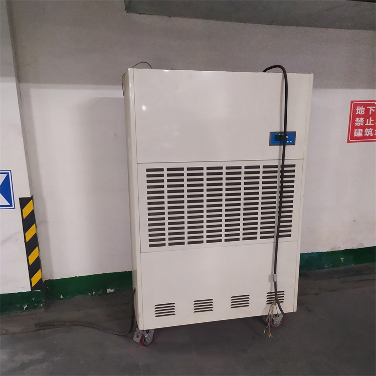 地下室潮氣重有霉味，除濕新風機來一套